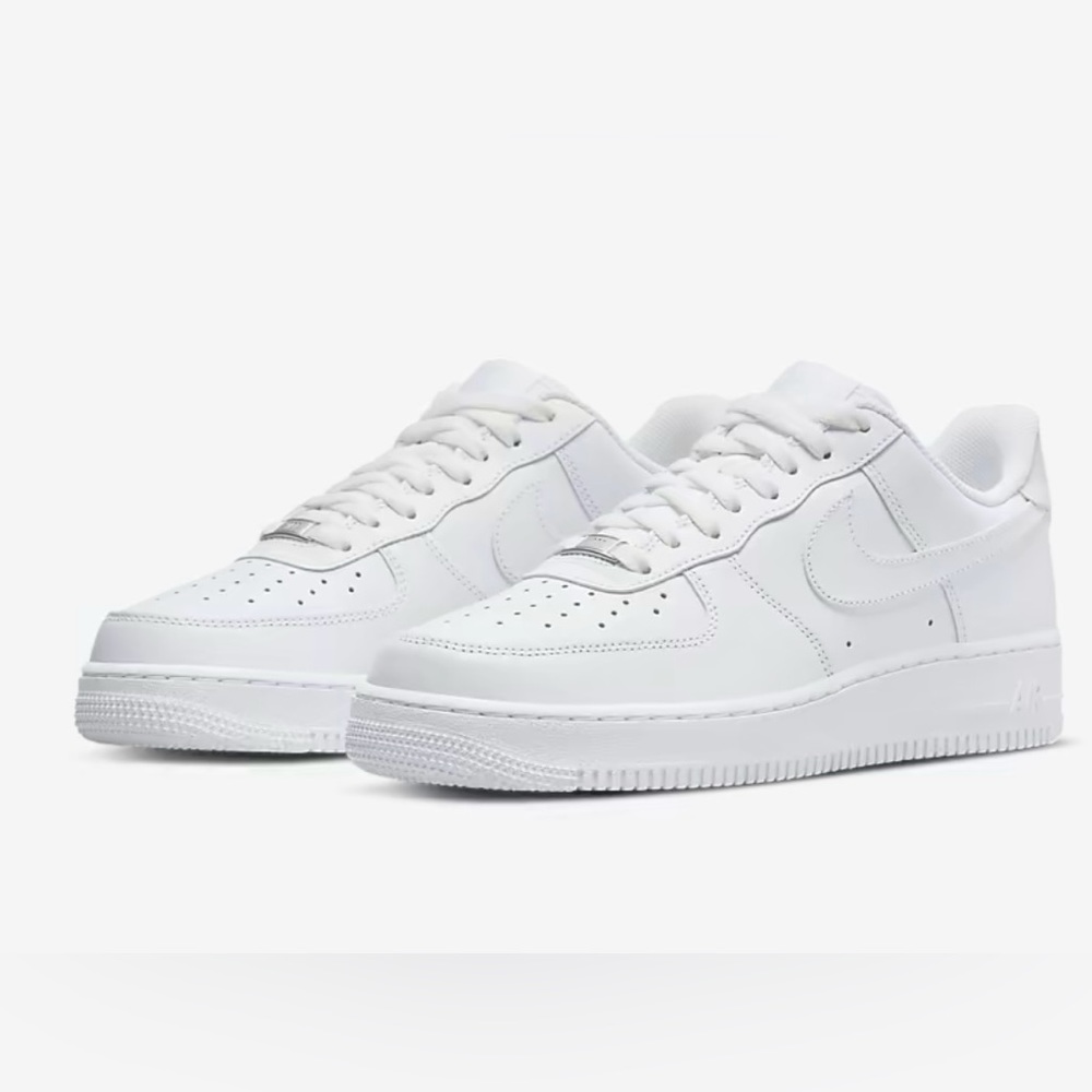 Men’s Nike Airforce 1’07 White/White Size 8